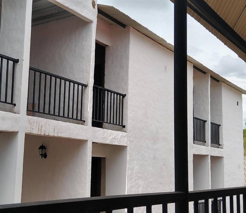 Cosmos Tatacoa Hotel Villavieja Exterior foto